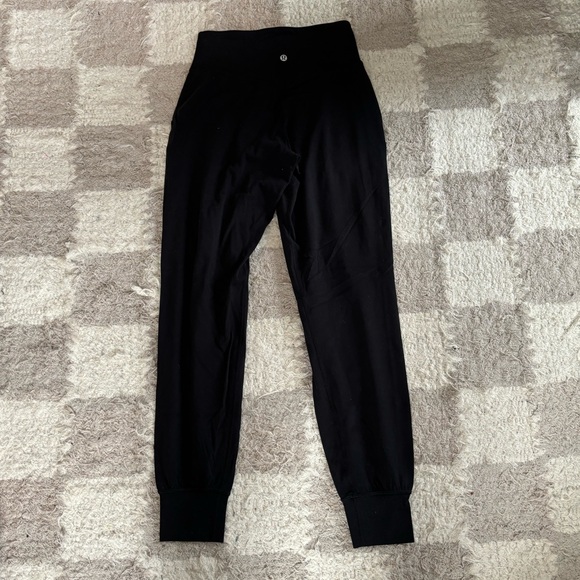 lululemon joggers - Picture 4 of 4